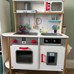 Play Kitchen