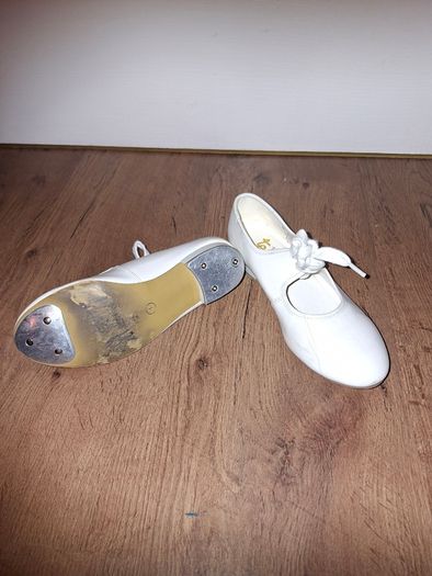 Tie front dance shoes(tap shoes), leather, size 1