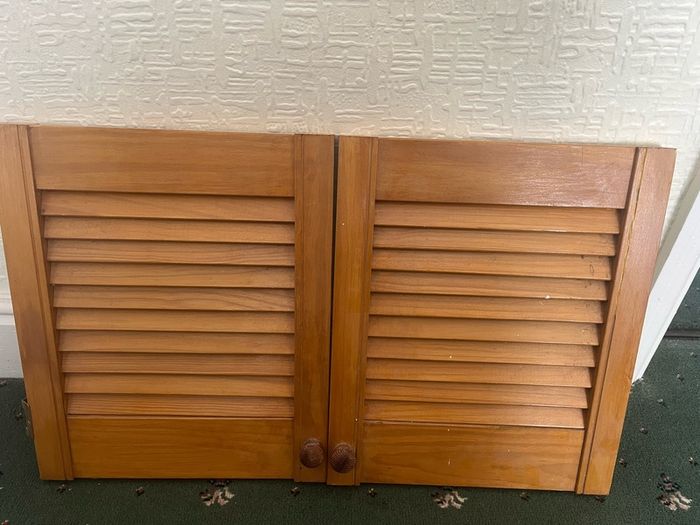 Solid timber louvre wardrobe doors