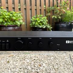 Museum condition gorgeous Creek CAS4040 integrated amplifier. Original first generation model designed by Mike Creek in the early 1980s. Design classic in outrageously original condition.