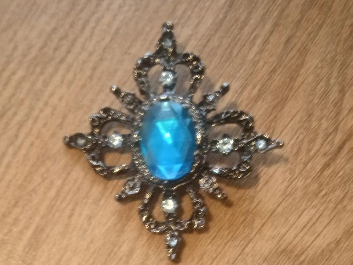 Brooch