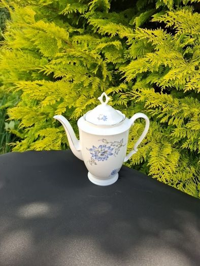 Floral china tea pot postage possible