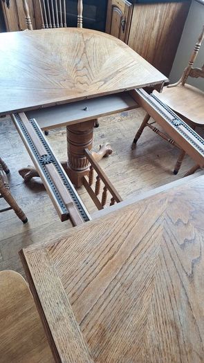 Solid Wood Extendable Dining Table and 6 Chairs