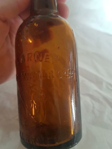 kilarney mineral water company bottle ,very good condition,,collectors item, buyer collects or pays postage  .thank you,