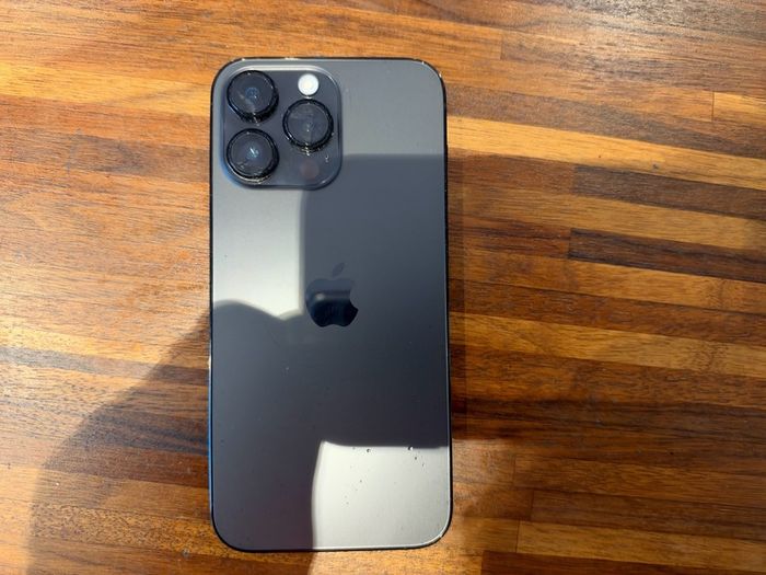 iPhone 14 Pro Max + accessories