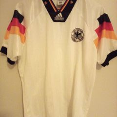 football shirt size L