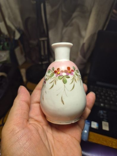 Little vintage one flower vase.