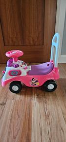 Minnie mouse ride on car