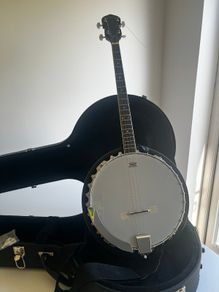 Clareen Irish tenor banjo (19 fret)
