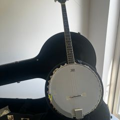 Clareen Irish tenor banjo (19 fret)