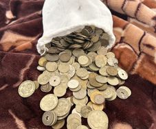 Im Buying all old coins (cheap) show me what u have :)