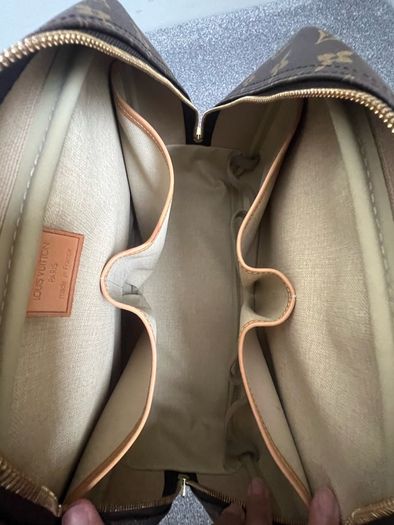 Louis Vuitton Deauville MM Vintage handbag