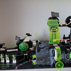 Lego classic space 6988 Blacktron 2 Alpha Centauri Outpost