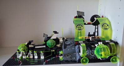 Lego classic space 6988 Blacktron 2 Alpha Centauri Outpost