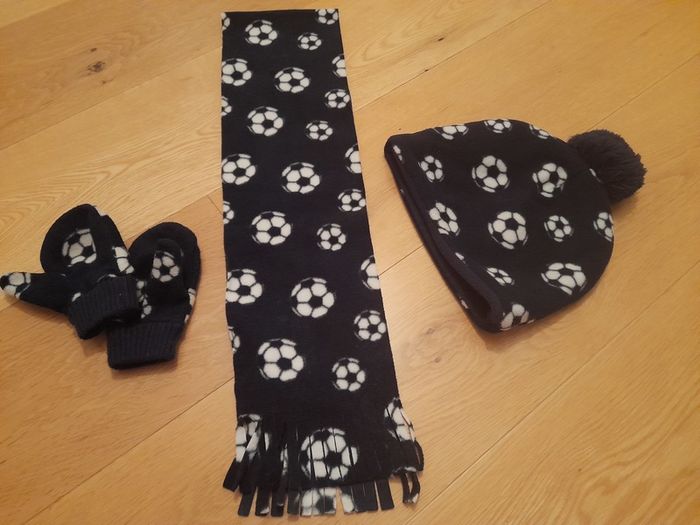 Boys Hat,scarf and glove set.