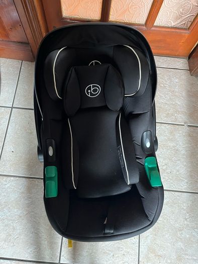 Ickle bubba Venus Prime Jogger I-size travel system and ISOFIX base