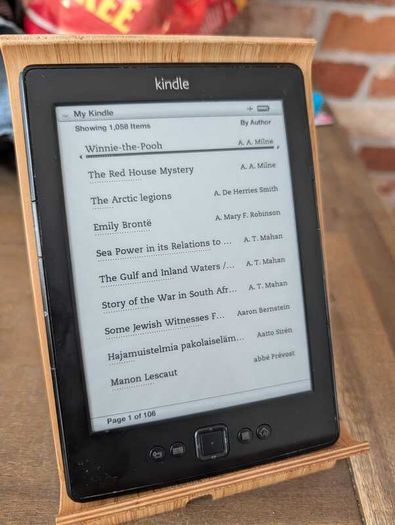 Holiday Ready with 1000 books! - Amazon Kindle 5th Gen Black) eBook reader - Disconnect with a Fully loaded Kindle!!! #2207