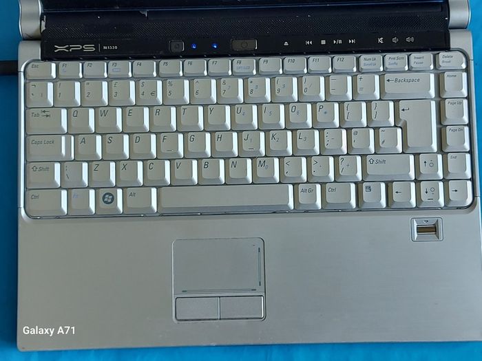 DELL XPS M1330, Windows 7, Intel Core 2 Duo CPU T8100, 2.1GHz, 4GB Ram, 300GB HDD, Chrome, VLC etc, A true Blast from the Past