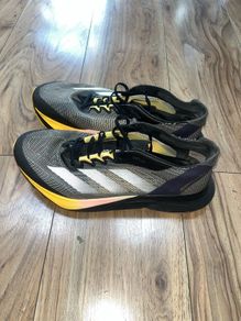 Adidas Boston 12 - Size 9 UK