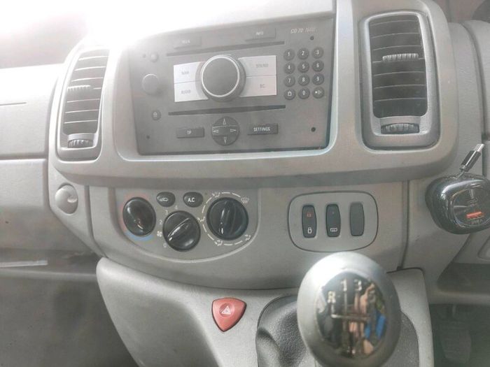Vauxhall Vivaro Crew cab