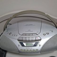 retro cd player circa 1993