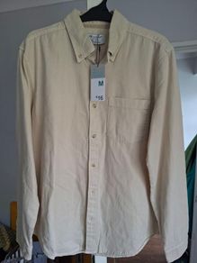 Gents shirt- size M.