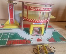 Vintage 1970s Autorama Motorama Toy Garage