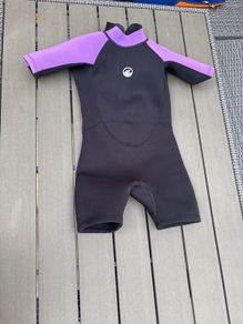 kids wetsuit age 7-8