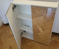 mirrow cabinet