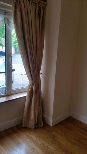 Heavy Curtains+ tie backs