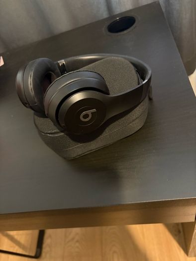 Beats Solo 4