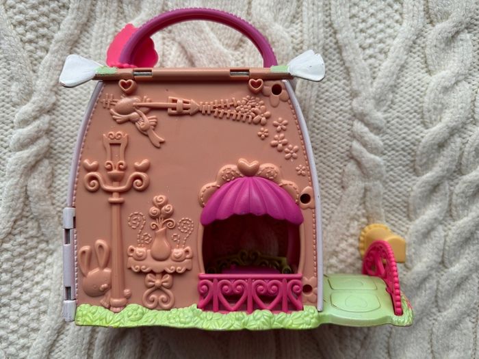 2006 My Little Pony Fancy Fashions Boutique Purse House Playset, Purse Only Used Please look at the pictures
