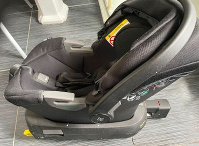 Silver cross car seat with base