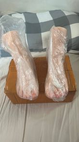 Realistic Silicone Foot Mannequin Pair - Nail Art & Display (Brand New)