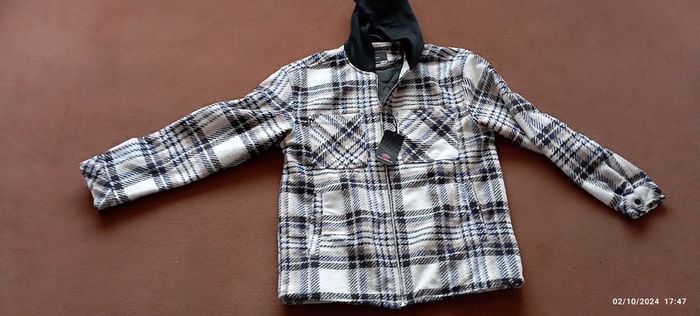 Checkered zip-up jacket with hood