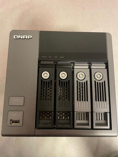 QNAP TS-410 NAS with Hard Drives