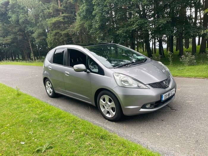 2009 Honda Jazz fresh nct + android auto with camera and sensors