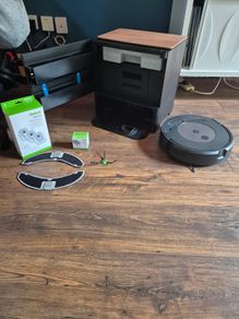 iRobot Roomba Combo j9+ | Self-Emptying Vacuum & Mop | Excellent Condition
