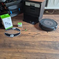 iRobot Roomba Combo j9+ | Self-Emptying Vacuum & Mop | Excellent Condition
