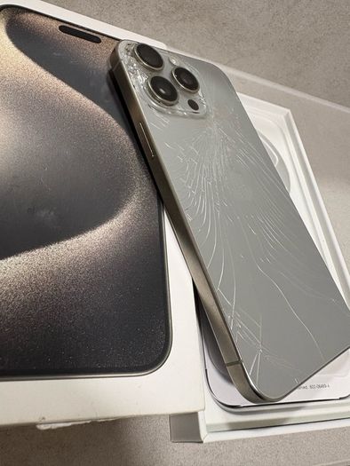 iphone 15 pro max 256 back glass Brocken