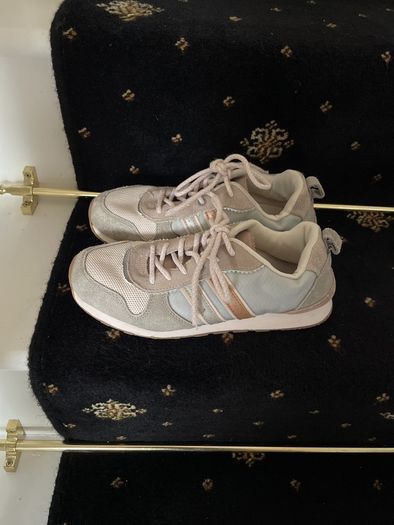 Next girls trainers Uk 4