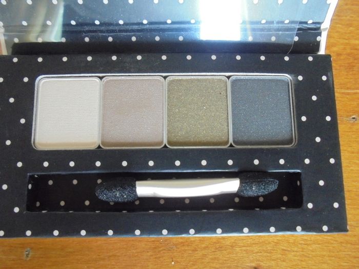 Boxed No 7 Eye Shadow Set for Sale