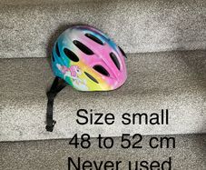 Girls helmet, never used, size small