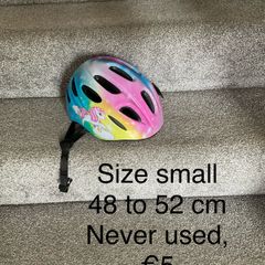 Girls helmet, never used, size small