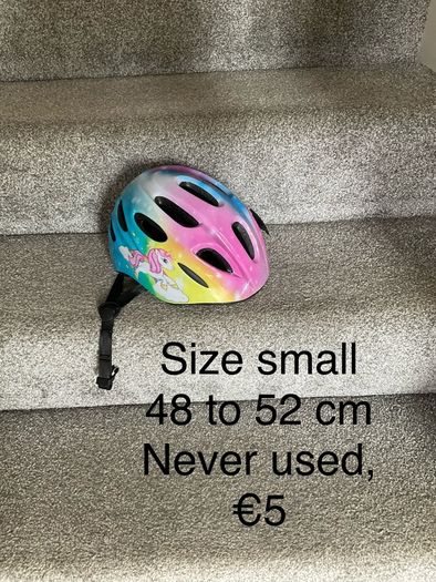 Girls helmet, never used, size small