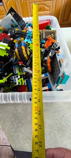 Box of random lego About 6 KG,