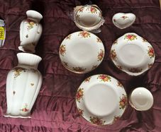 OLD Country Rose - Royal Albert - various