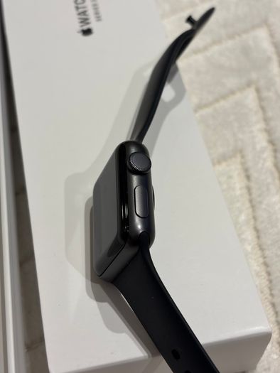 Apple Watch Series 3 GPS | 38mm | Silver Aluminium Case with Sport Ban