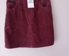 girls skirt. New  with tags..size 9/10