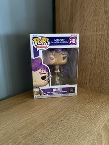 Rumi 2430 Funko pop glow chase addition